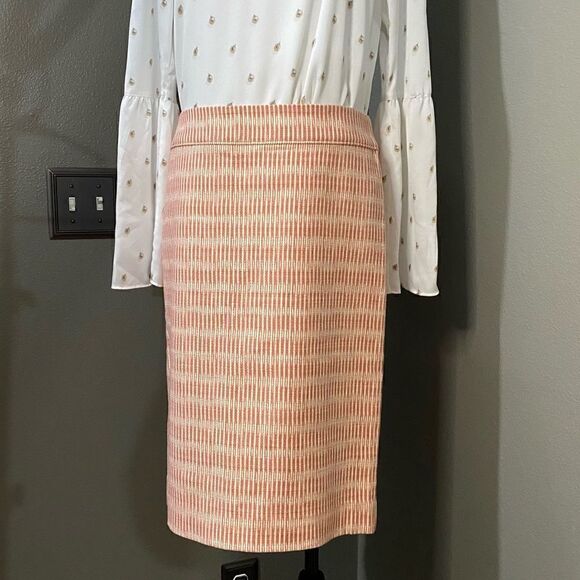 LOFT coral textured Pencil Skirt - Picture 1 of 12